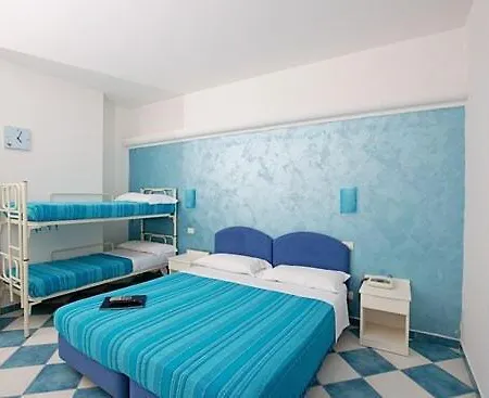 מלון Lido Europa 3*